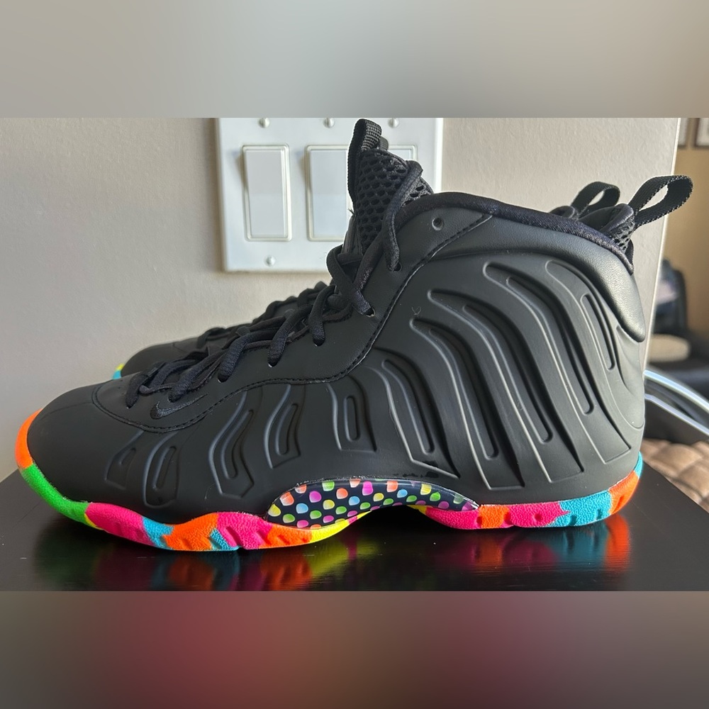 **HOST PICK** Nike Air Foamposite One “Fruity Pebbles” - 7Y/8.5W - Picture 3 of 10